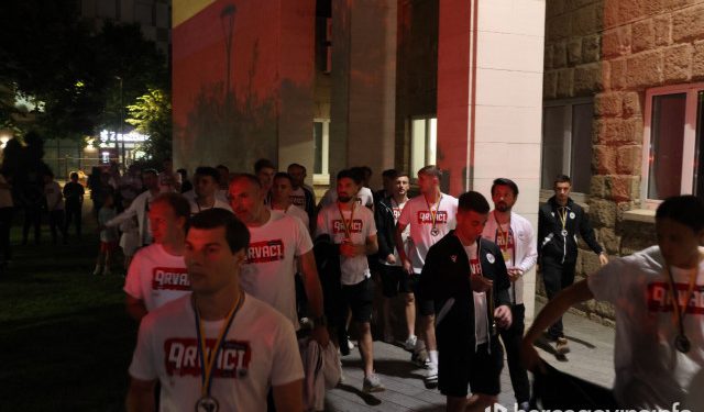 FOTO/VIDEO Zrinjski s navijačima proslavio devetu titulu prvaka BiH