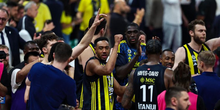 Fenerbahçe se osveti godinu dana kasnije: Pobijeđen Pan, u finalu je Eurolige