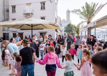 Festival u Komiži okupio više od 200 djece s otoka i kopna