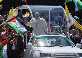 Francis ” papa-mobile ‘pretvoren u dječju kliniku za mobilne uređaje Gaze