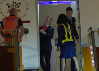 Francuska Macron gurnula je u lice supruge Brigitte, za vrijeme Hanoja, Vijetnam