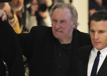 Francuski glumac Gerard Depardieu osuđen za seksualno zlostavljanje – RT Entertainment