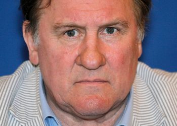 Francuski glumac Gérard Depardieu proglašen je krivim za seksualno zlostavljanje dvije žene na filmu
