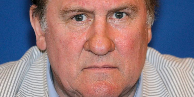 Francuski glumac Gérard Depardieu proglašen je krivim za seksualno zlostavljanje dvije žene na filmu