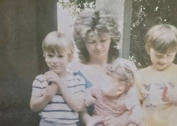 Franković čestitao Majčin dan uz fotografiju iz djetinjstva