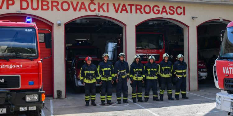 Franković čestitao vatrogascima njihov Dan i blagdan sv. Florijana: ‘Vaš posao je težak i odgovoran, uvijek ste spremni staviti sebe ispred i u zaštitu drugih!’