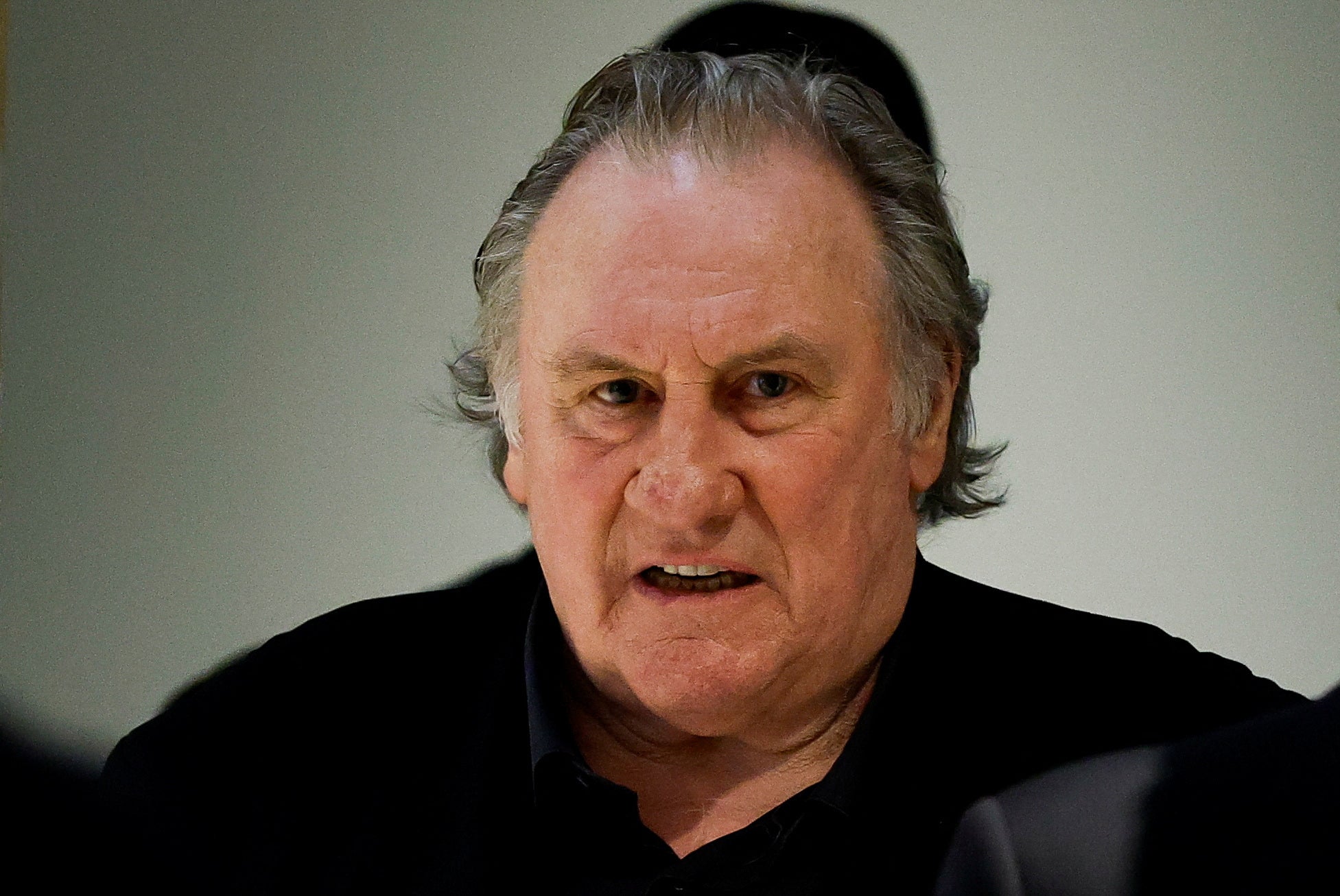 Francuski glumac Gérard Depardieu proglašen je krivim za seksualno zlostavljanje dvije žene na filmskom setu