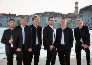 GLAZBENA POSLASTICA Klapa Cambi sutra u Omišu, ulaz slobodan