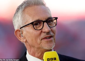 Gary Lineker ‘će danas napustiti BBC’: Ex-Engleska zvijezda ‘prisiljena napustiti korporaciju kad je njegov položaj postao neodrživ’ nakon antisemitskog štakora nakon sage