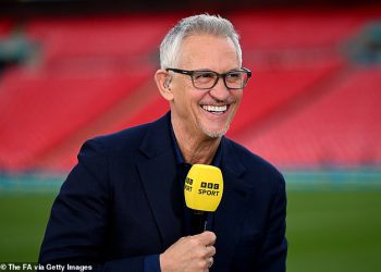 Gary Lineker usmjerava kopanje novog šefa BBC -a koji ‘nema TV iskustva’ i upozorava ga da se ne zabrlja s Match dana prije njegove posljednje epizode kao domaćin nakon što je gurnut u stranu