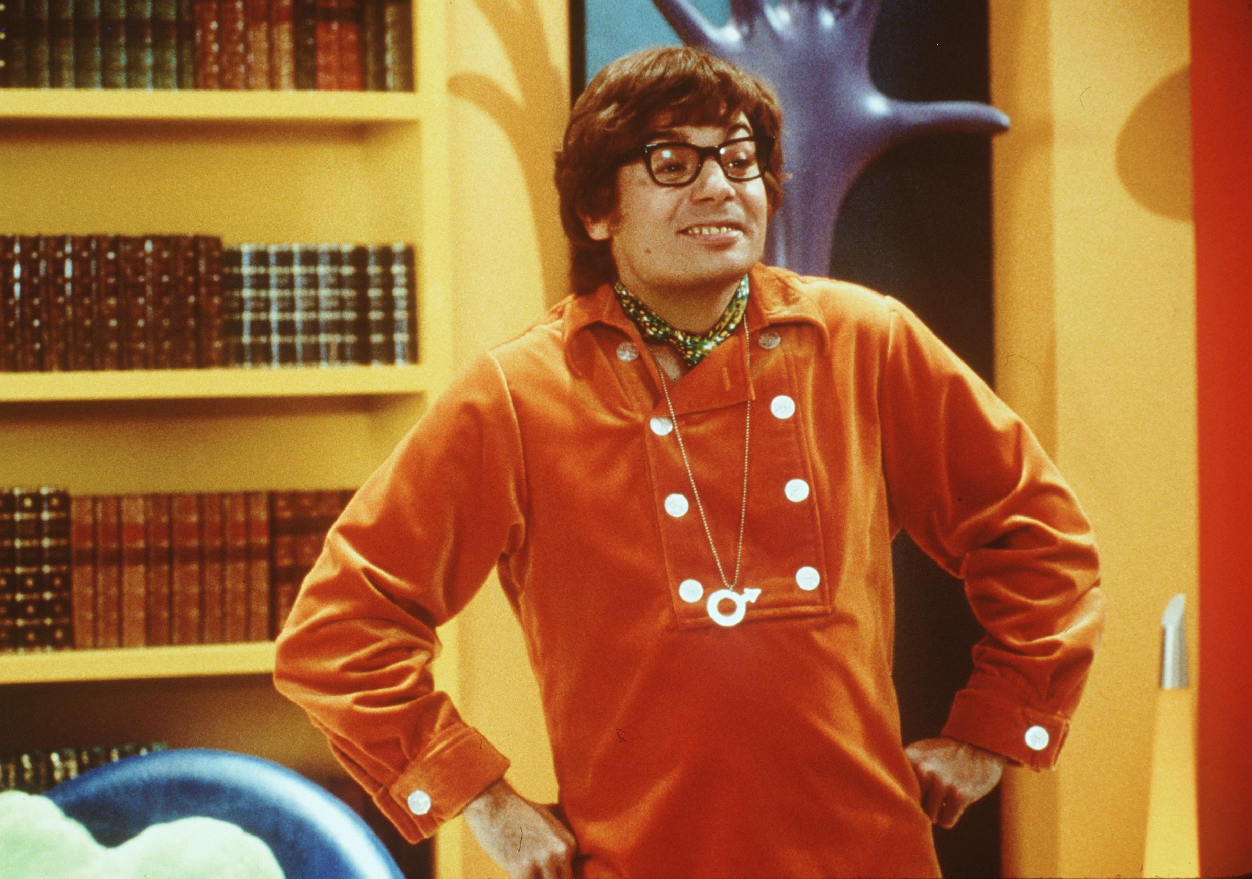 Mike Myers imenovao se na popisu - iako nije baš jasno zašto. To bi moglo biti u vezi s šalom napravljenom u filmu Austin Powers