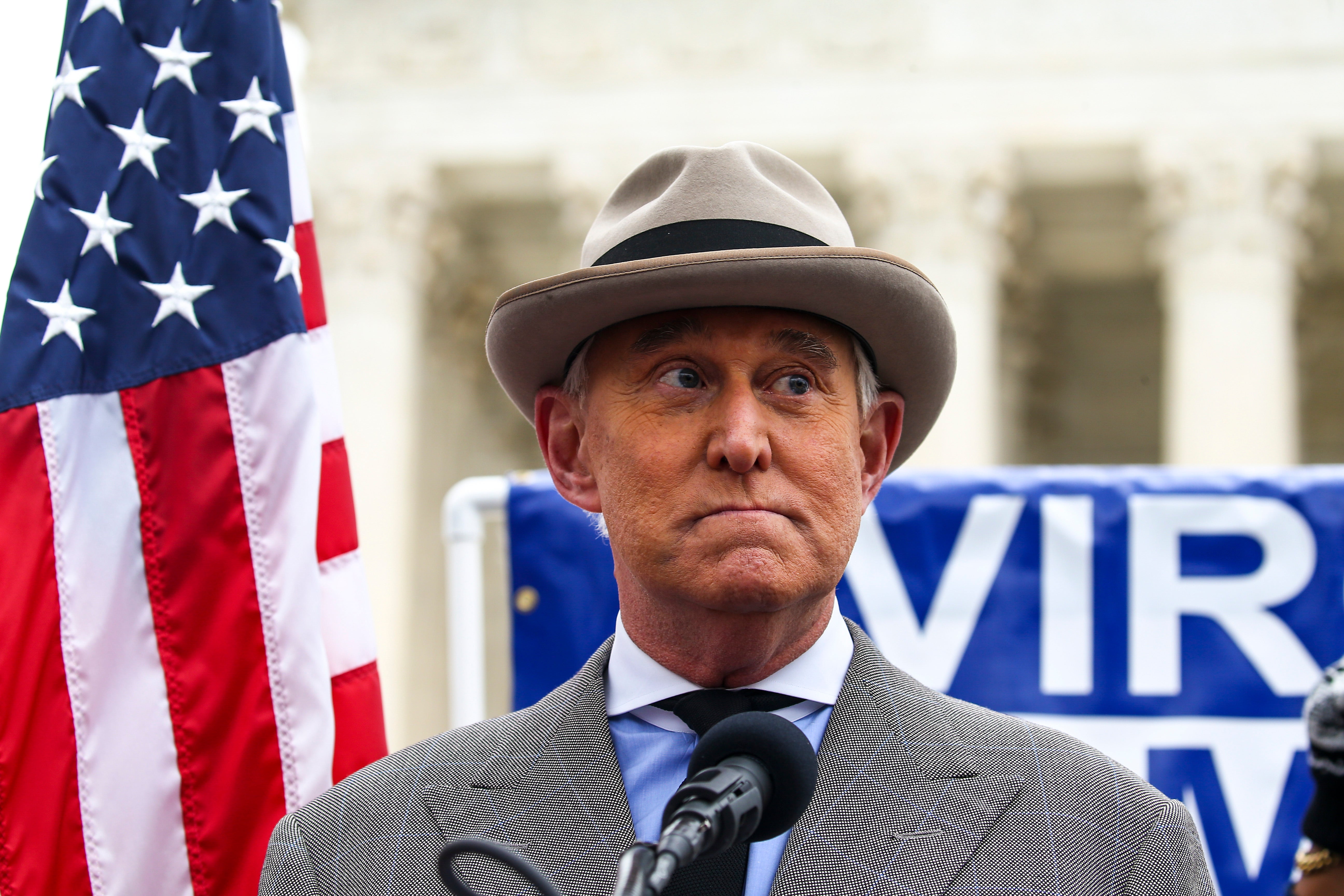 Roger Stone, dugogodišnji republikanski strateg i predsjednik Donald Trump, optužio je senatora Marka Kellyja za