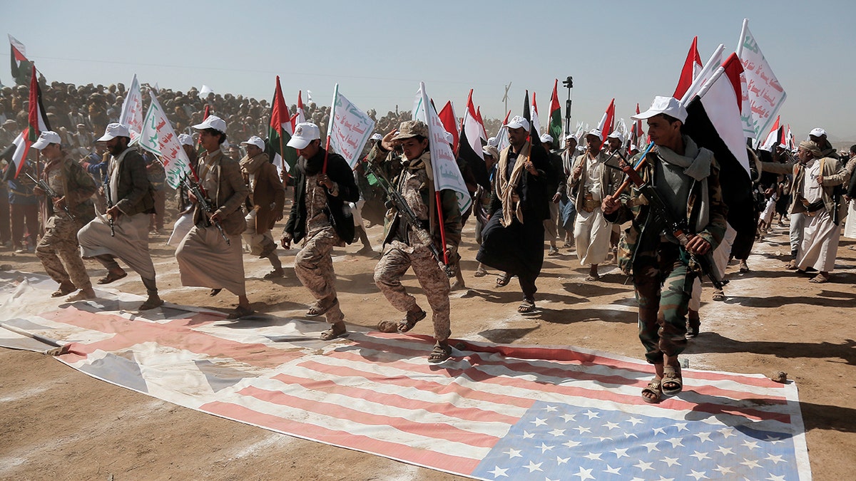 Houthi militanti koji se trude u SAD -u, Velike Britanije