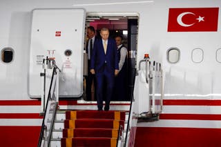 Datoteka: Turski predsjednik Recep Tayyip Erdogan izbacuje iz svog aviona