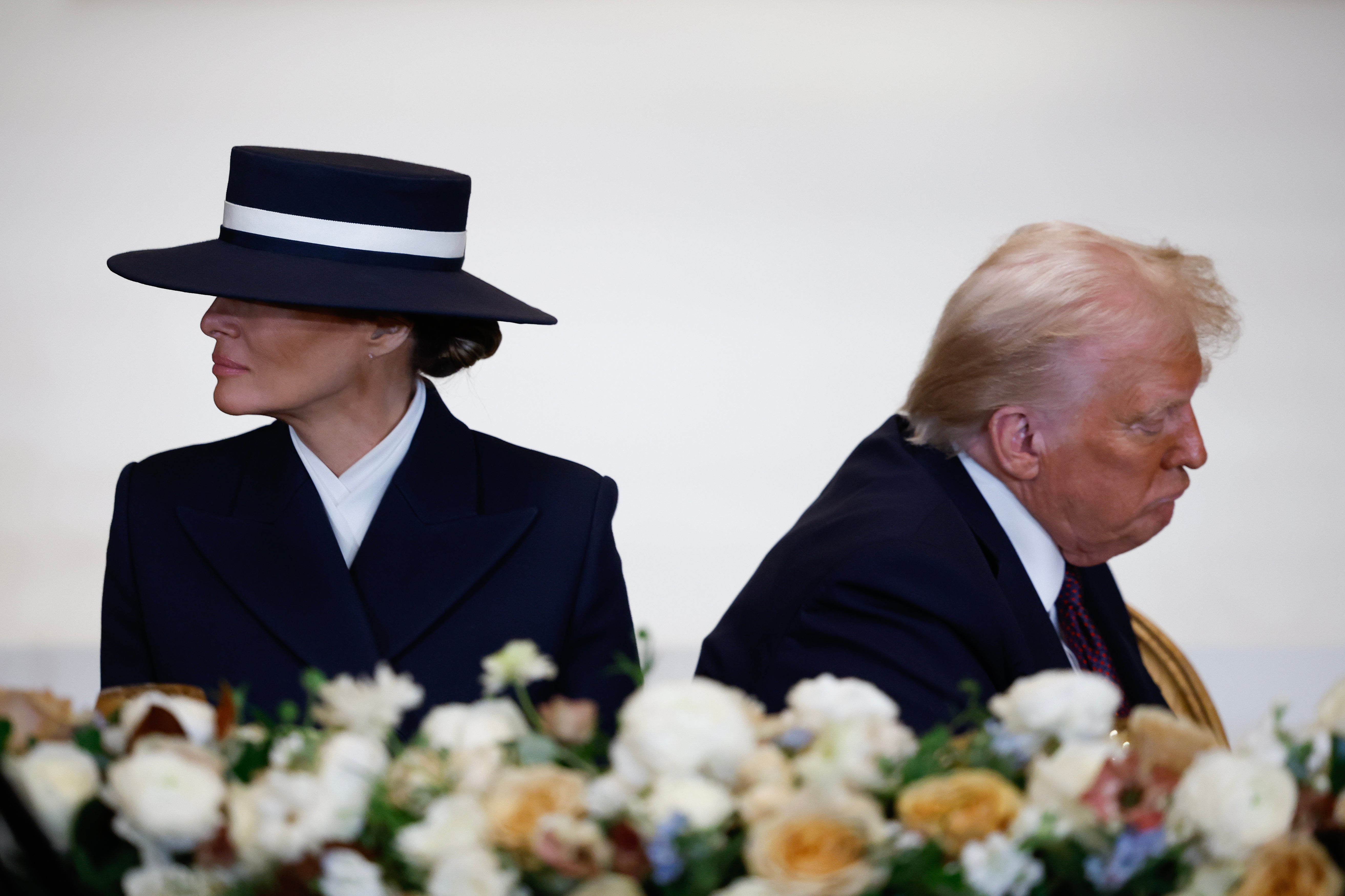 Biograf Michael Wolff tvrdio je da su predsjednik Donald Trump i prva dama Melania Trump 'odvojena'. Njegovi komentari prate izvještaje da je prva dama provela manje od dva tjedna u Bijeloj kući od inauguracije njenog supruga.