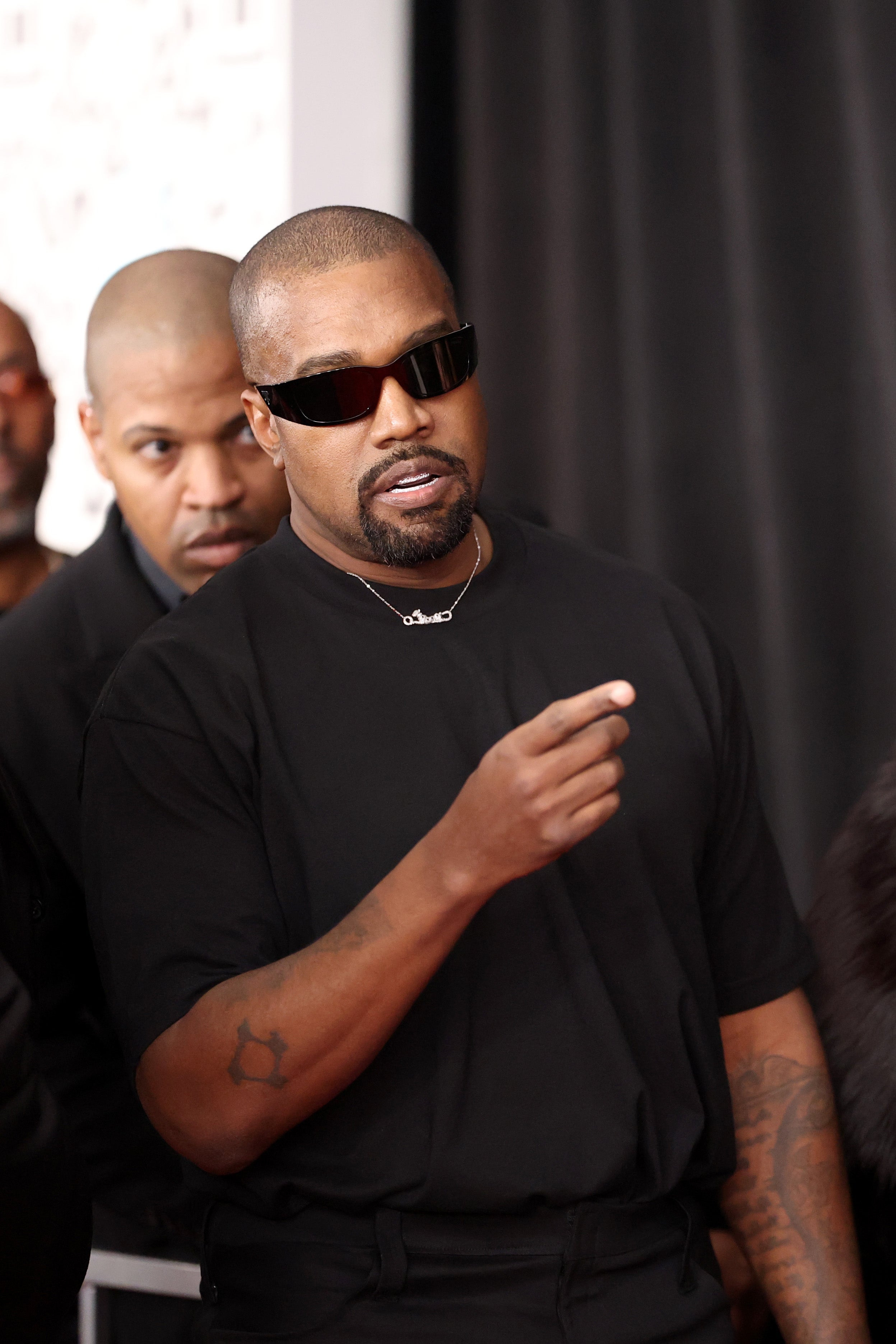 Ime repera Kanye Westa uključeno je na popis. Njih dvoje bili su neka od najpopularnijih imena u rap -u u jednom trenutku.