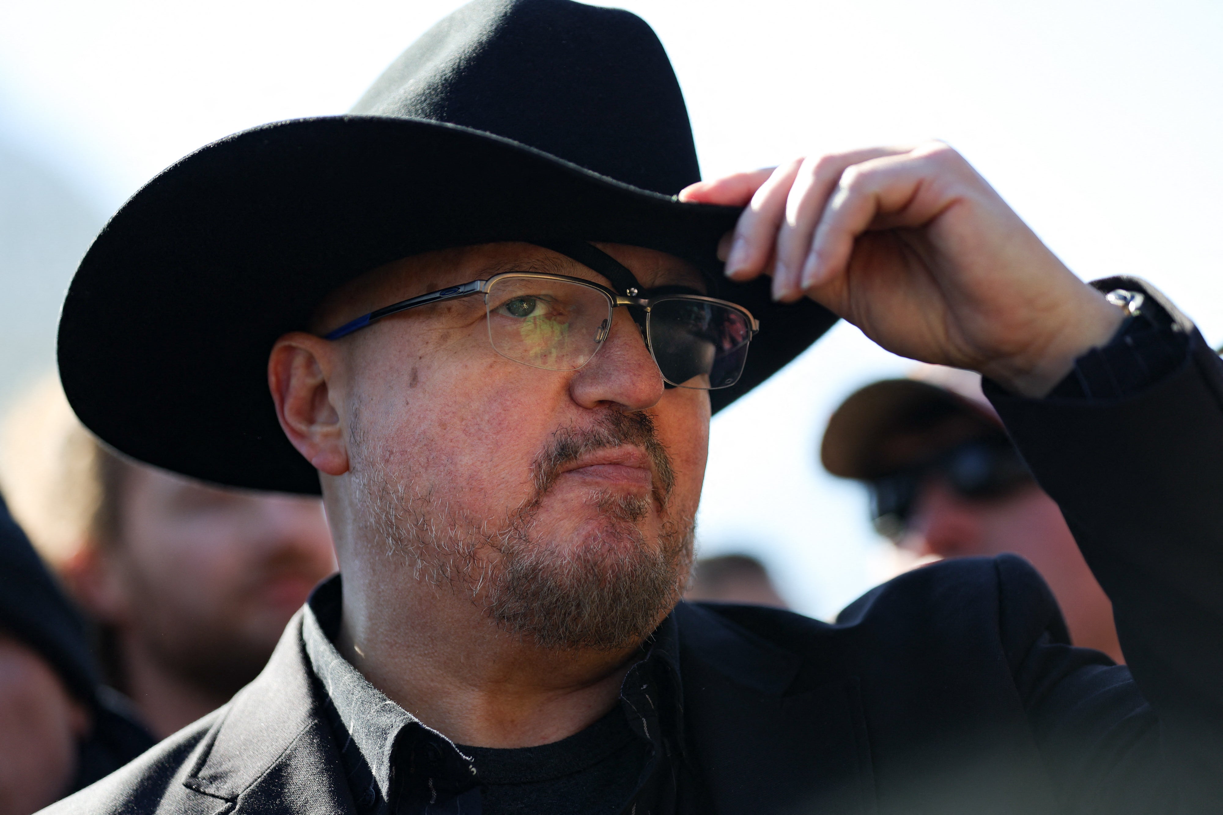 Osnivač čuvara zakletve Stewart Rhodes sastao se s Trumpovim odvjetnikom za pomilovanje Ed Martina kako bi zatražio potpunu milost za izdaju optužbe u vezi sa 6. siječnja