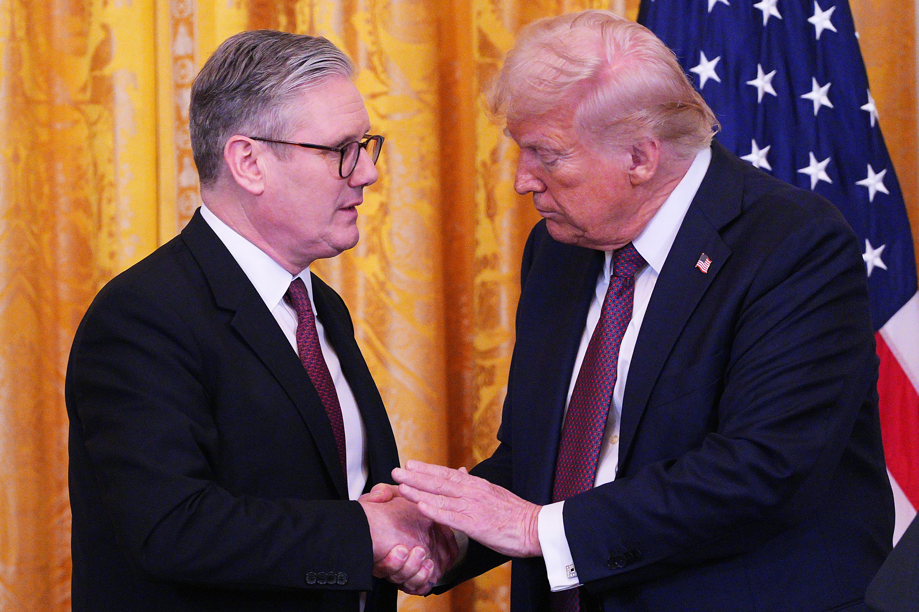 Predsjednik Donald Trump i premijer Velike Britanije Keir Starmer sastali su se u veljači, neposredno prije nego što je predsjednik predstavio svečane tarife