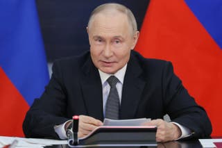 Ruski predsjednik Vladimir Putin predsjeda sastankom o razvoju mornarice u Saint Petersburgu