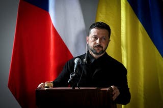 Ukrajinski predsjednik Volodymyr Zelensky obraća se konferenciji za novinare sa svojim češkim kolegama u dvorcu Prag