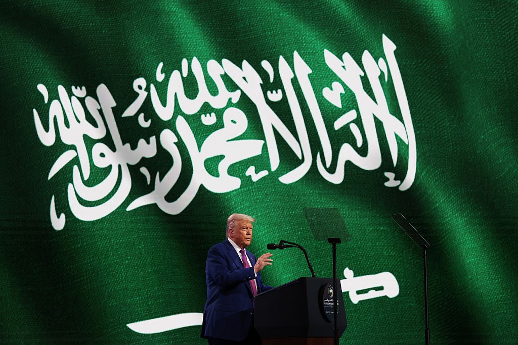 Donald Trump u utorak je osudio neokonzervativnu prošlost svoje stranke u Rijadu
