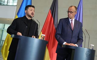 Njemački kancelar Friedrich Merz i ukrajinski predsjednik Volodymyr Zelensky razgovaraju s medijima nakon razgovora u kancelariji