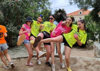 Gimnazijalci za sobom ostavljaju školske hodnike, a pred sobom imaju brojne nove izazove (FOTOGALERIJA)