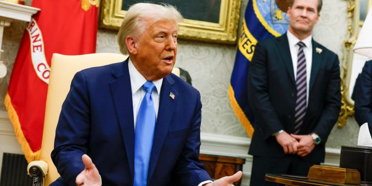 Glava NSA -e Mike Waltz i zamjenik odlaze postove tjednima nakon skandala s signalom