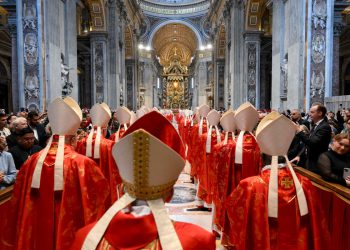 Gledajte uživo: Kardinali počinju birati novog pape u najvećem ikad konklavi