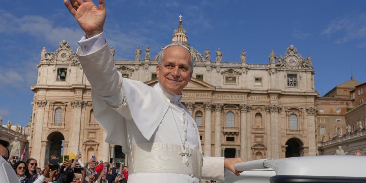 Gledajte uživo: Papa Leo XIV drži inauguralnu masu ispred tisuća na trgu svetog Petra