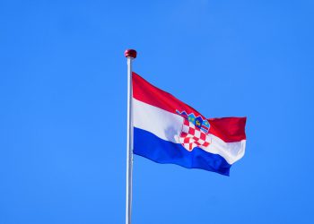 Govor nadbiskupa Kutleše odjeknuo hrvatskim prostorima: Žele nam izbaciti križ