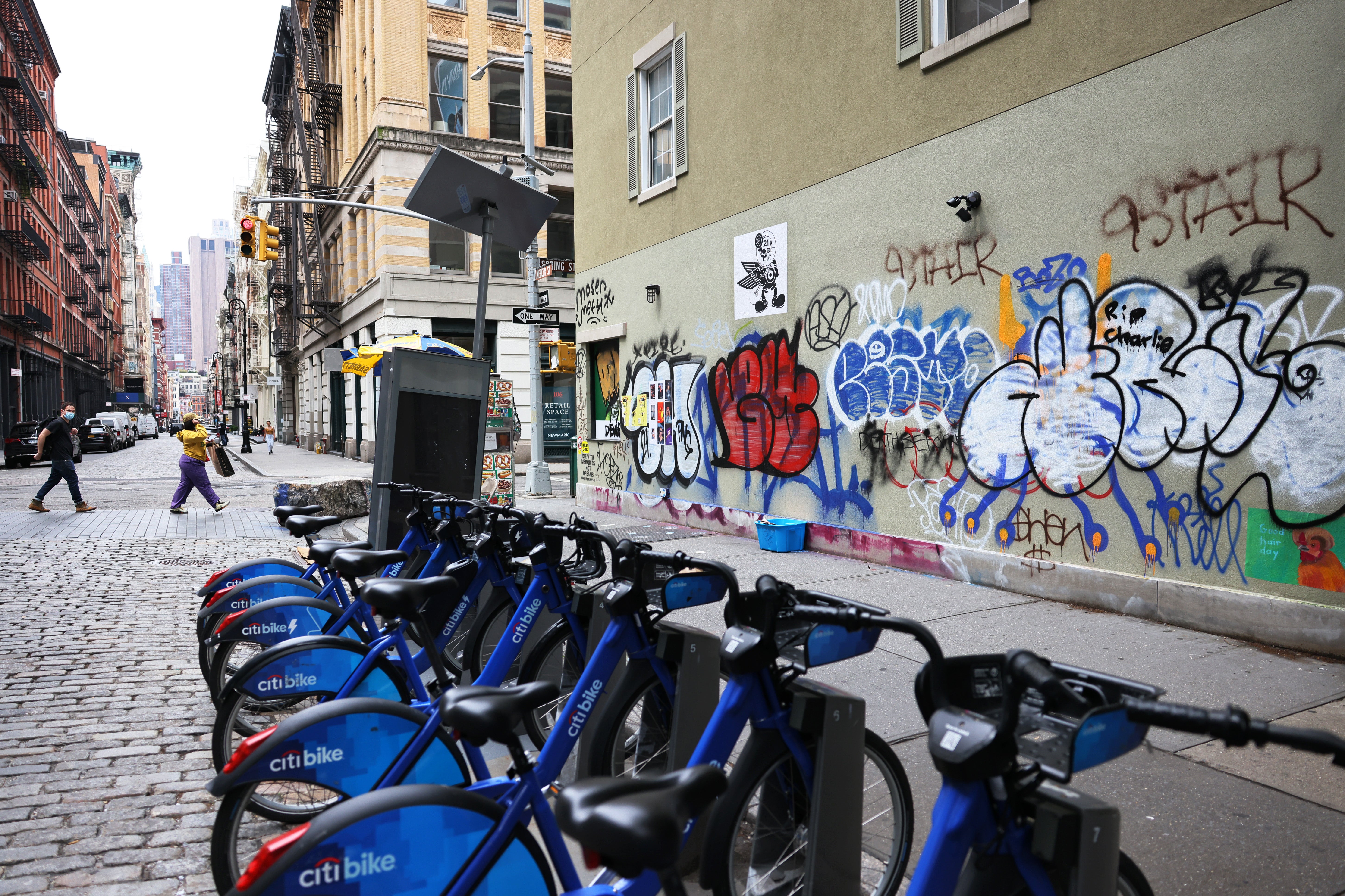 Najamnine u Soho su visoke. Da se na Woeltzovom stanu smatra između 30.000 i 40.000 dolara mjesečno