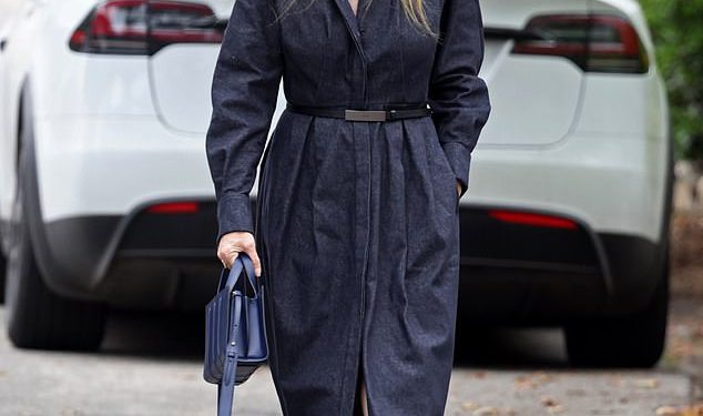 Gwyneth Paltrow’s Fashion Faux Pas dok podržava Maria Shriver u potpisivanju knjige Santa Barbara