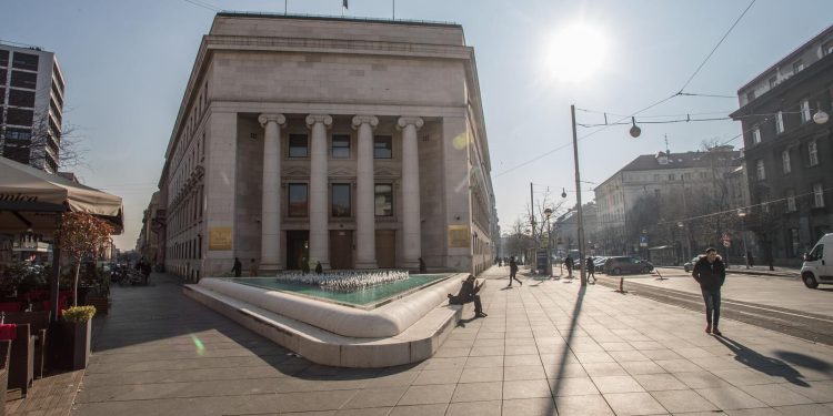 HNB: Usluge i dalje najviše doprinose inflaciji