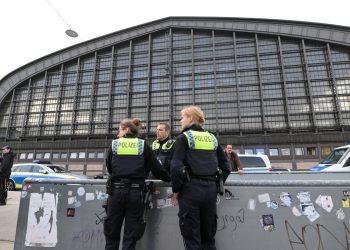 Hamburg ubod: glavna policijska istraga u tijeku nakon 12 ozlijeđenih u nožem željezničke stanice