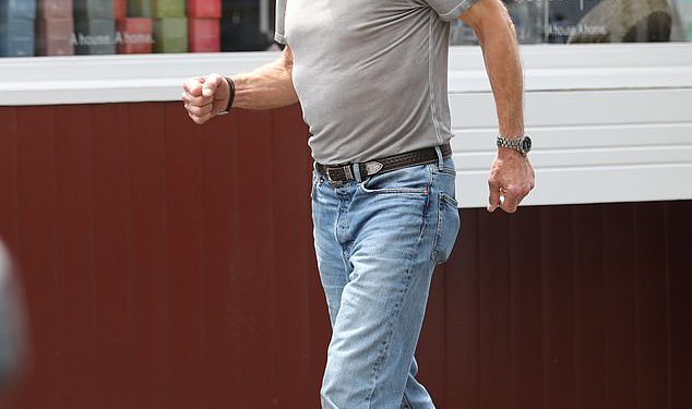 Harrison Ford prikazuje šokirani okvir za otpad u 82 dok ikona filmova pokreće narudžbe