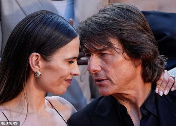 Hayley Atwell dijeli privrženi trenutak s vodećim čovjekom Tomom Cruiseom dok prisustvuju premijeri New Yorka misije: nemoguće 8 – usred njegove svježe romanse s Ana de Armas