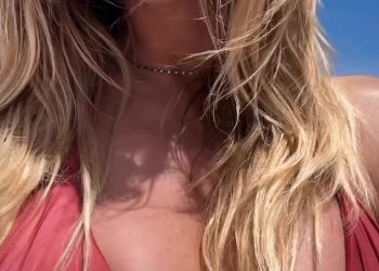 Heidi Klum (51) osjeća se svog supruga Tom Kaulitz (35) prije nego što joj trlja ulje na njezin derriere u šokiranom PDA pomiče