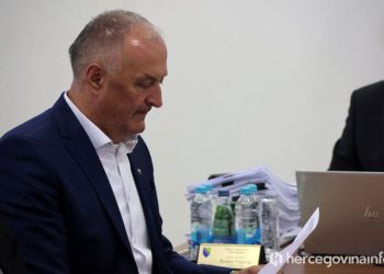 Helez: 'Prekidamo vojnu suradnju sa Srbijom'