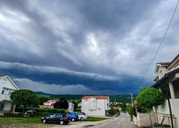 Hladna fronta zahvaća Hercegovinu, u planinama moguć i snijeg