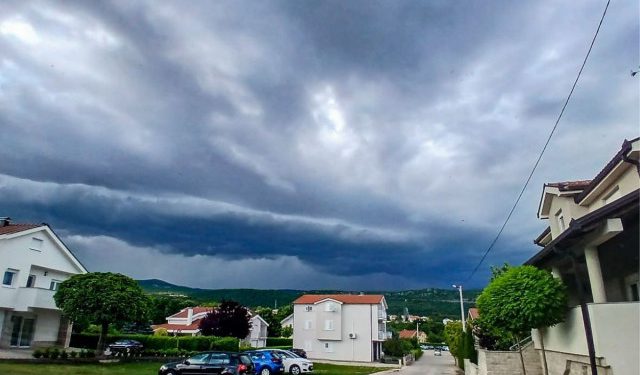 Hladna fronta zahvaća Hercegovinu, u planinama moguć i snijeg