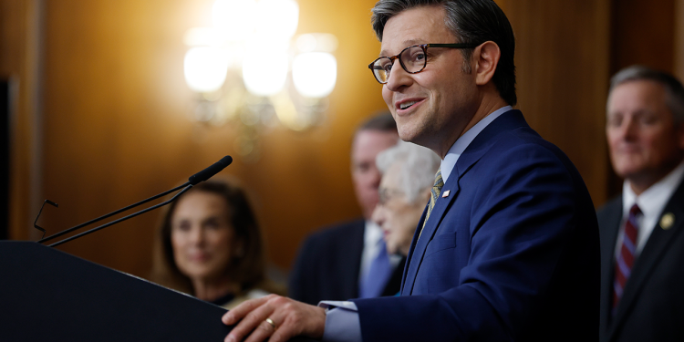 House GOP uzima krilo pobjede nakon što je prošao Trumpov “jedan veliki, prekrasan Bill”