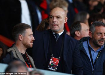 Howard Webb ‘najavit će gubitke od 900 000 funti na PGMOL’ – kao što se šef sudaca ‘priprema za klubovima’ da moraju povećati proračune ako žele najviši standard službenog