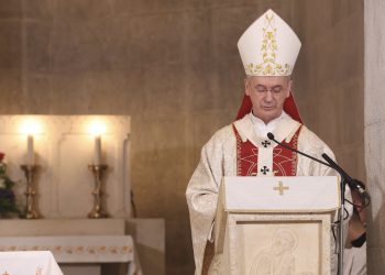 Hrabri istup nadbiskupa Kutleše u srcu Zagreba: ‘Crkva nije služavka politike’