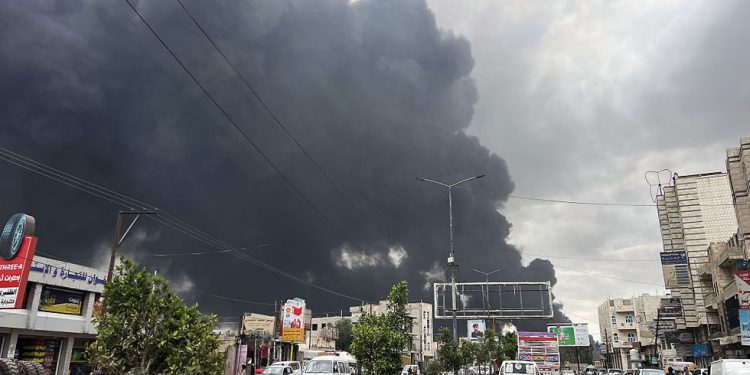 IDF zračni napadi ‘potpuno onesposobljena’ glavna zračna luka Jemena – Izrael – RT World News