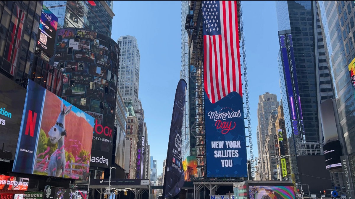 Billboard Dan sjećanja na Times Squareu
