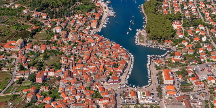 IZLOŽBA U STAROM GRADU “Muzeji na Hvaru