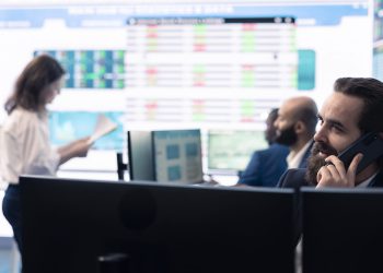 Investitori oprezni, burze stagniraju pred Fedovom objavom