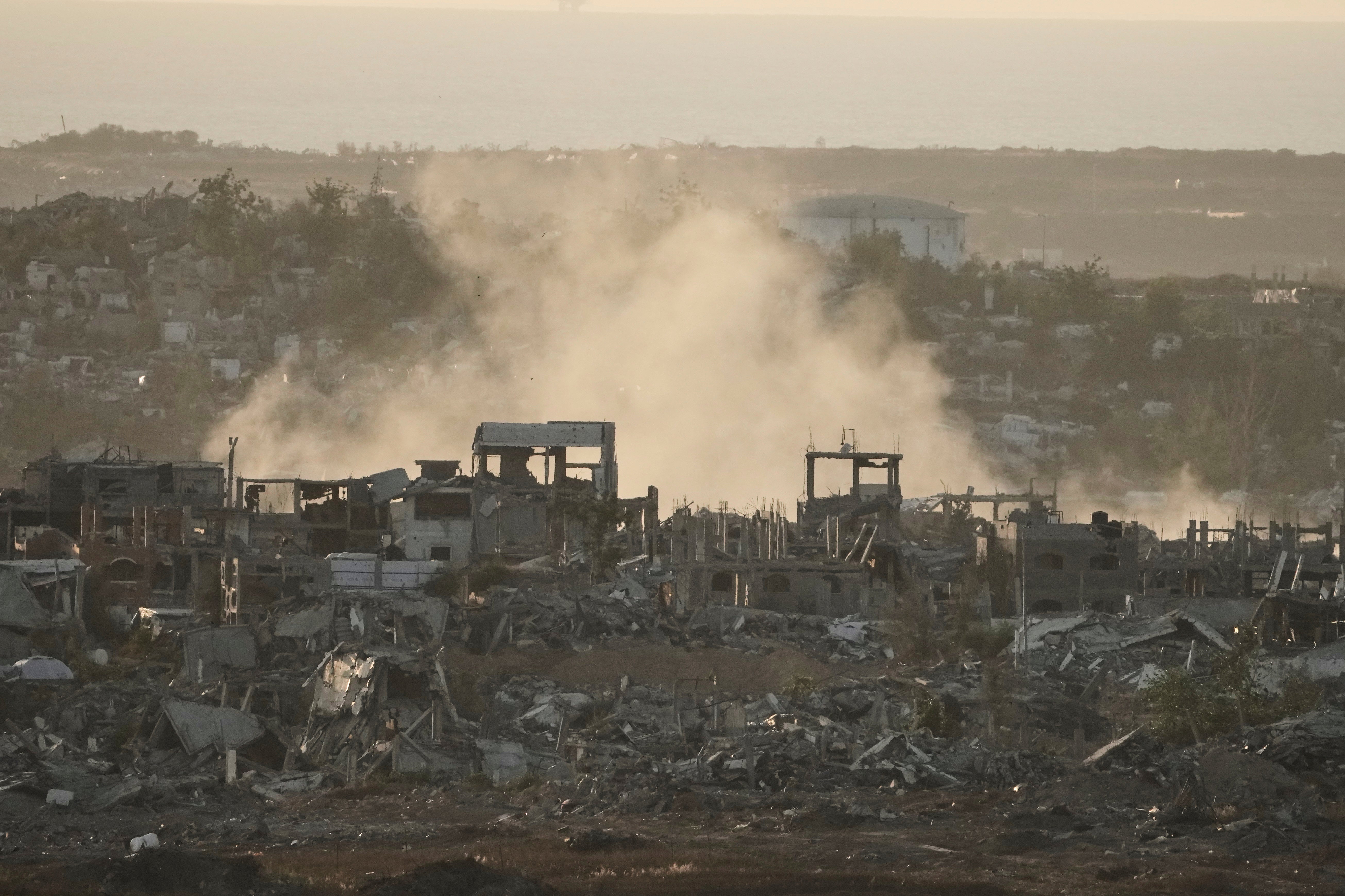 Dim se raste nakon izraelske vojske bombardiranja u pojasu Gaze