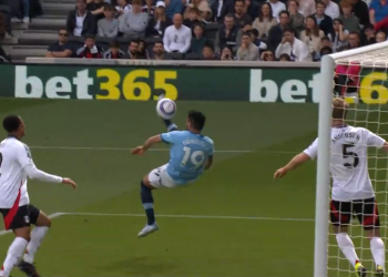 Izdvaja Fulham-Manchester City 0-2: Gundogan Golazo u prevrnutom!
